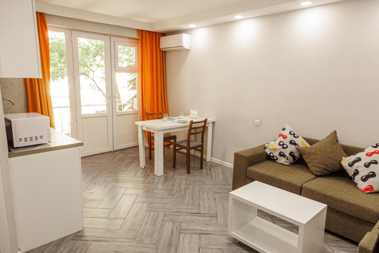 Apartment "B" With A Separate Bedroom Tbilisi Exteriör bild
